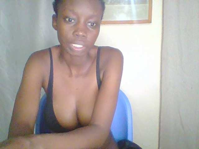 Prettygurl4 live cam on BongaCams