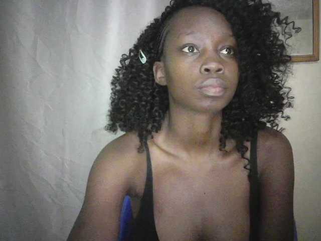 Prettygurl4 live cam on BongaCams