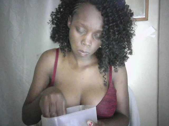 Prettygurl4 live cam on BongaCams