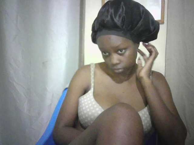 Prettygurl4 live cam on BongaCams