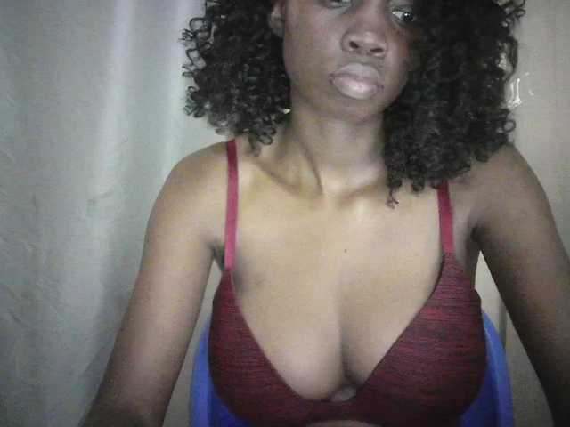 Prettygurl4 live cam on BongaCams
