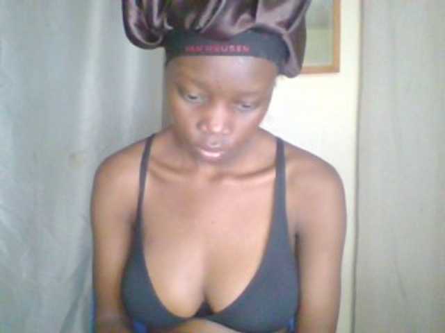 Prettygurl4 live cam on BongaCams