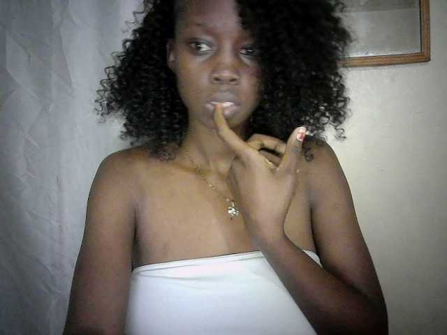 Prettygurl4 live cam on BongaCams