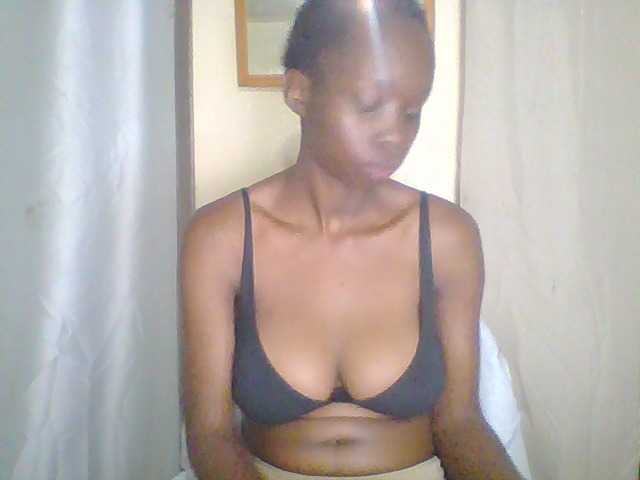 Prettygurl4 live cam on BongaCams