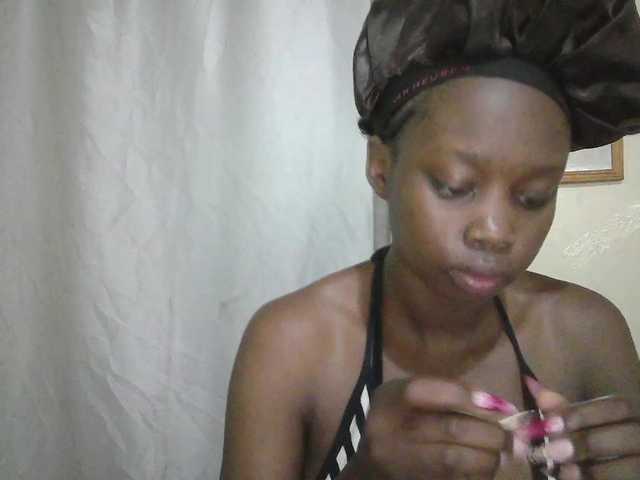 Prettygurl4 live cam on BongaCams