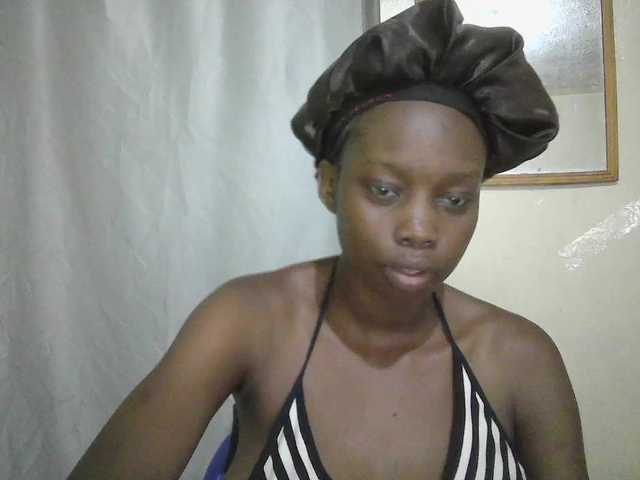 Prettygurl4 live cam on BongaCams