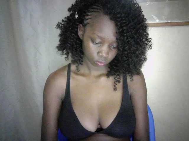 Prettygurl4 live cam on BongaCams