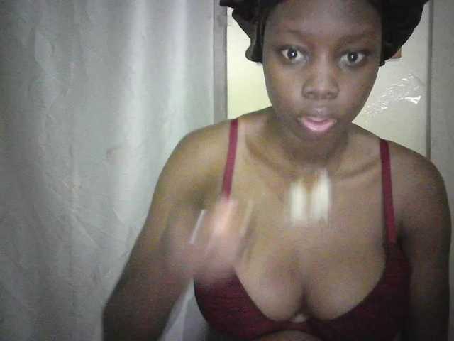 Prettygurl4 live cam on BongaCams