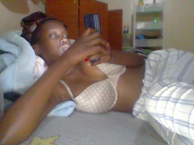 Prettygurl4 live cam on BongaCams