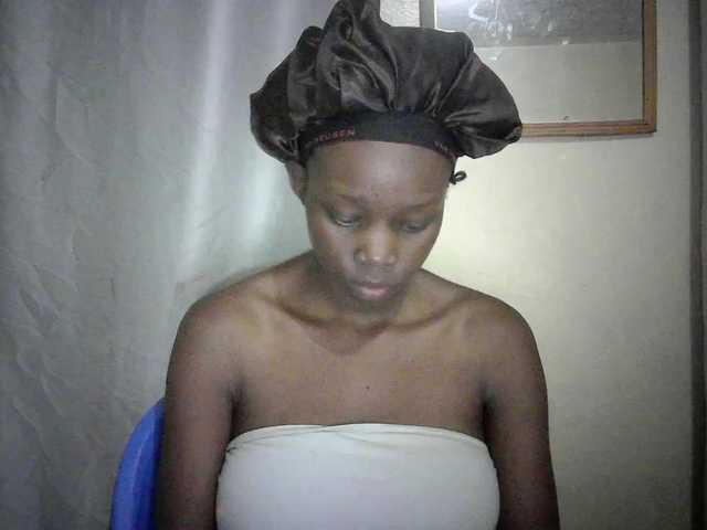 Prettygurl4 live cam on BongaCams