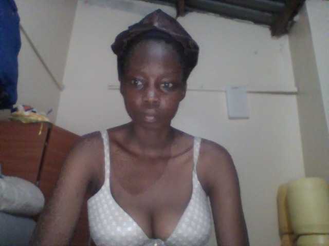 Prettygurl4 live cam on BongaCams