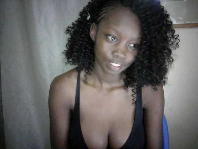Prettygurl4 live cam on BongaCams