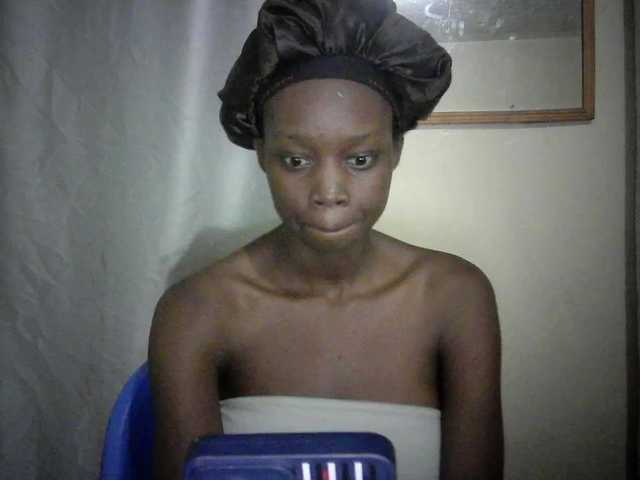 Prettygurl4 live cam on BongaCams