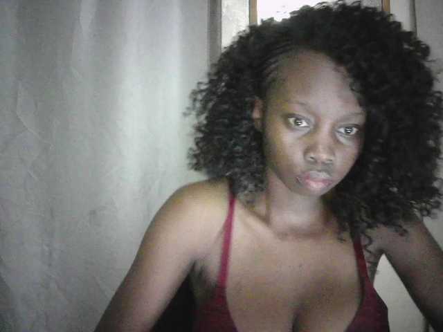Prettygurl4 live cam on BongaCams