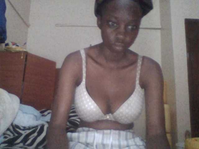 Prettygurl4 live cam on BongaCams