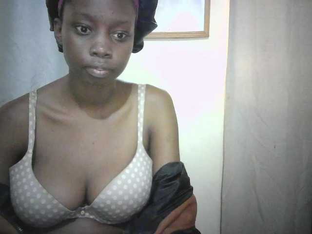 Prettygurl4 live cam on BongaCams