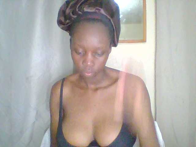 Prettygurl4 live cam on BongaCams