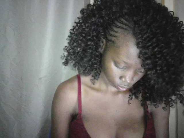 Prettygurl4 live cam on BongaCams