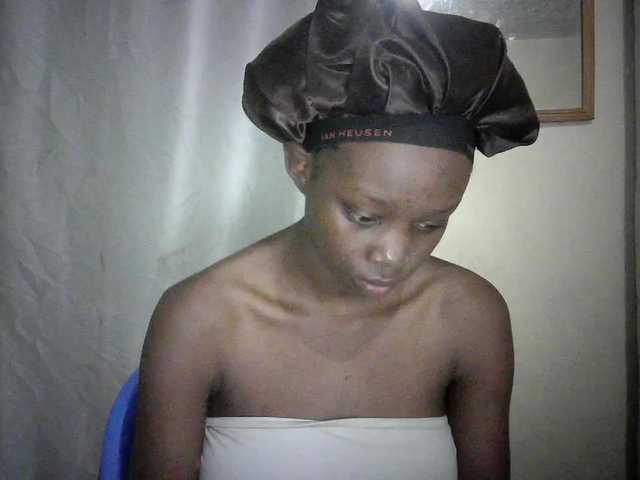 Prettygurl4 live cam on BongaCams