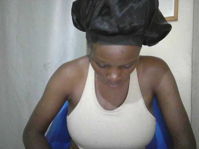 Prettygurl4 live cam on BongaCams