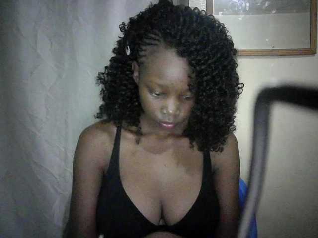 Prettygurl4 live cam on BongaCams