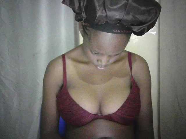 Prettygurl4 live cam on BongaCams