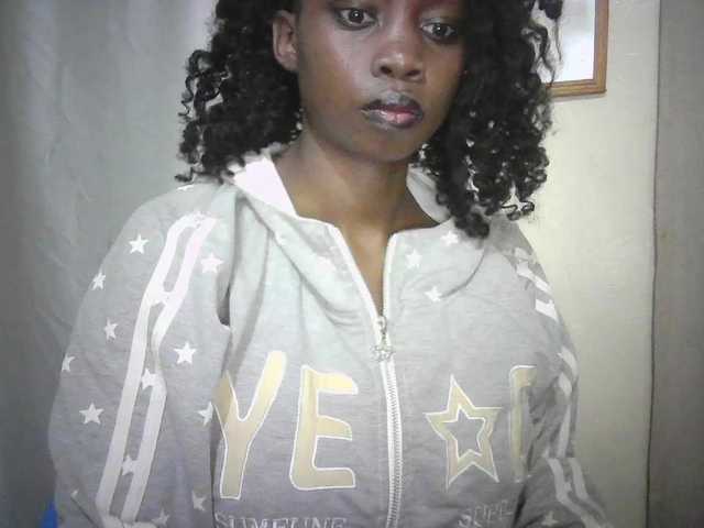Prettygurl4 live cam on BongaCams