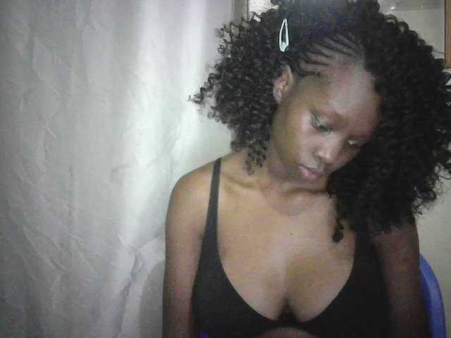 Prettygurl4 live cam on BongaCams