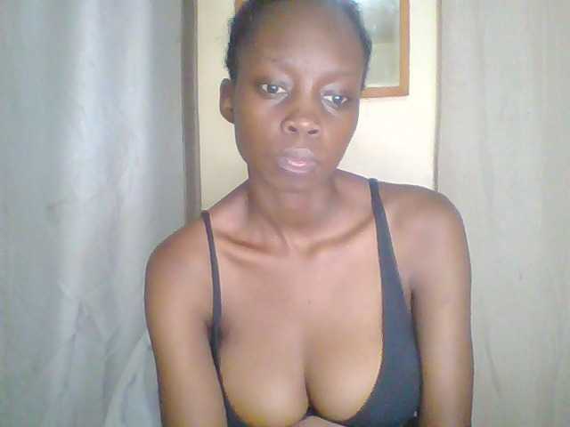 Prettygurl4 live cam on BongaCams