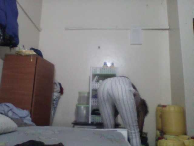 Prettygurl4 live cam on BongaCams