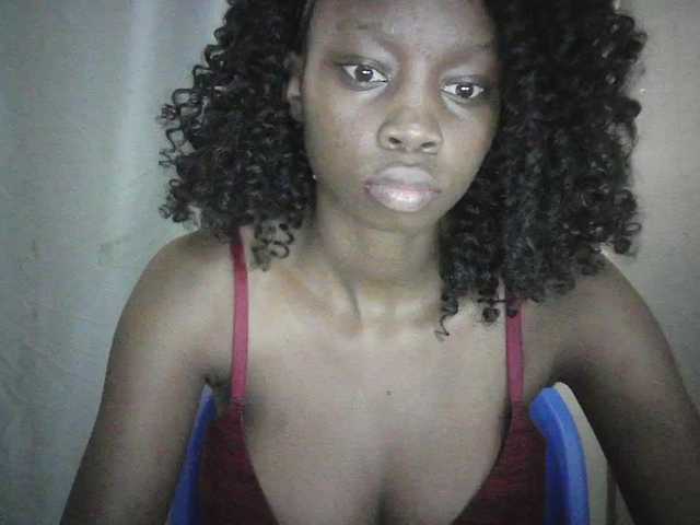 Prettygurl4 live cam on BongaCams