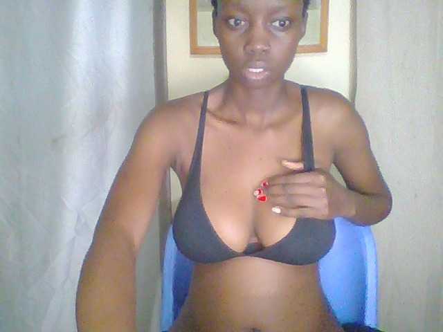 Prettygurl4 live cam on BongaCams