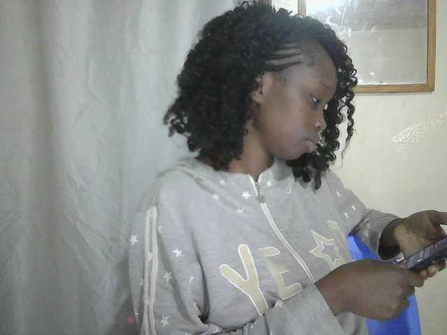 Prettygurl4 live cam on BongaCams