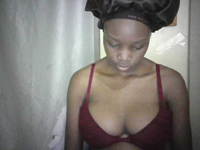 Prettygurl4 live cam on BongaCams