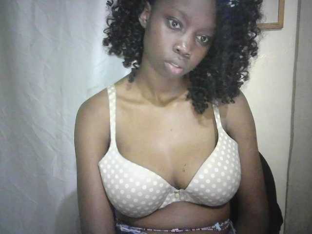 Prettygurl4 live cam on BongaCams