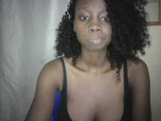Prettygurl4 live cam on BongaCams