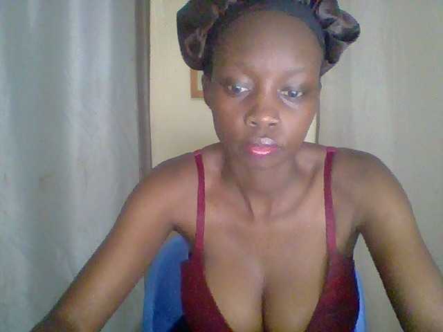le modèle Prettygurl4 est en webcam porno dans un show sur le site bongacams, il possède les tags suivants: Ebony,Brunette,Shaved