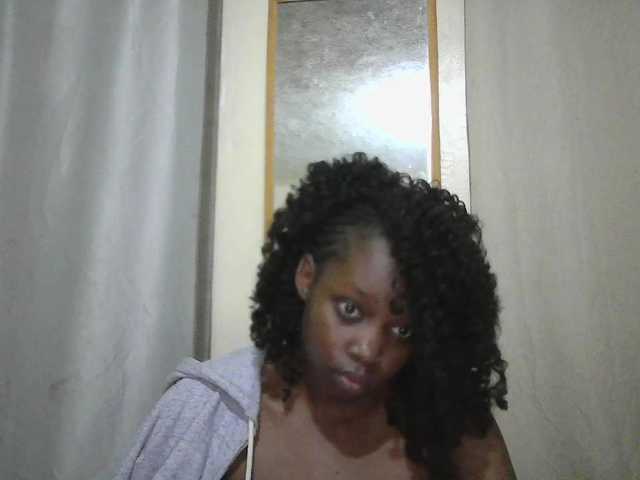 Prettygurl4 — live female cam