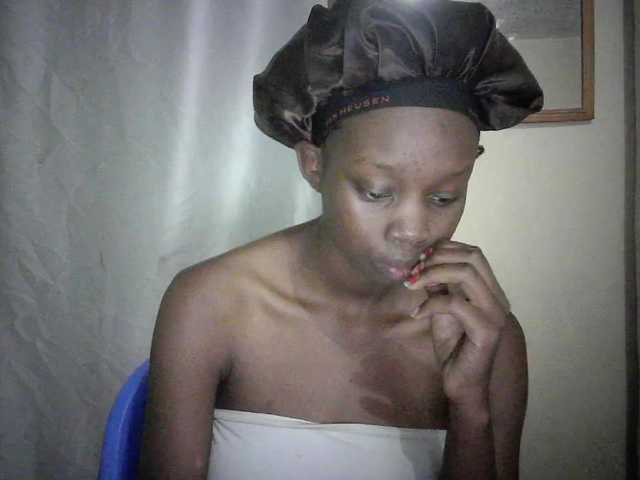 Prettygurl4 live cam on BongaCams