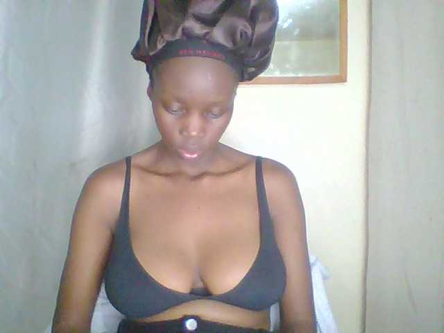 Prettygurl4 live cam on BongaCams
