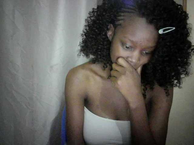 Prettygurl4 live cam on BongaCams