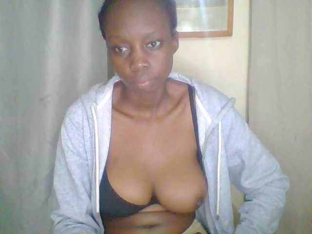 Prettygurl4 live cam on BongaCams