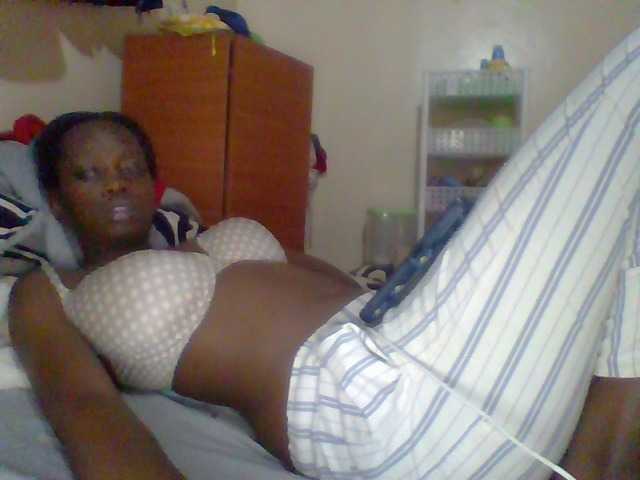 Prettygurl4 live cam on BongaCams