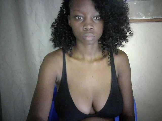 Prettygurl4 live cam on BongaCams