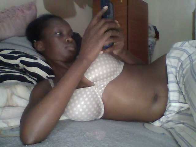 Prettygurl4 live cam on BongaCams