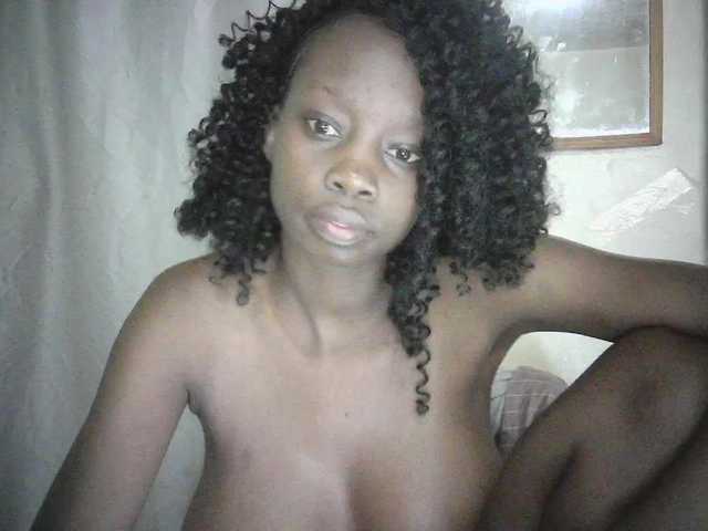 Prettygurl4 live cam on BongaCams
