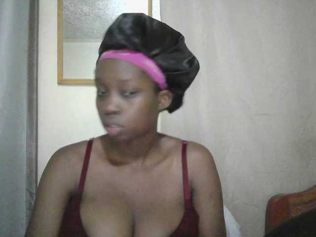 Prettygurl4 live cam on BongaCams