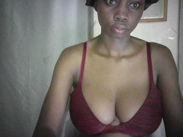 Prettygurl4 live cam on BongaCams
