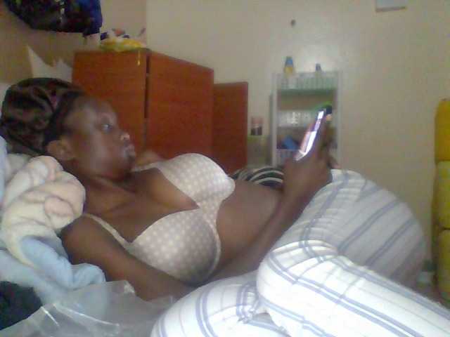 Prettygurl4 live cam on BongaCams