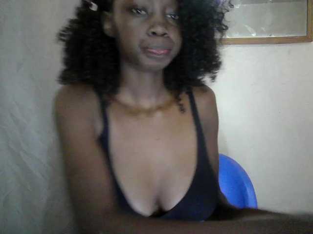 Prettygurl4 live cam on BongaCams
